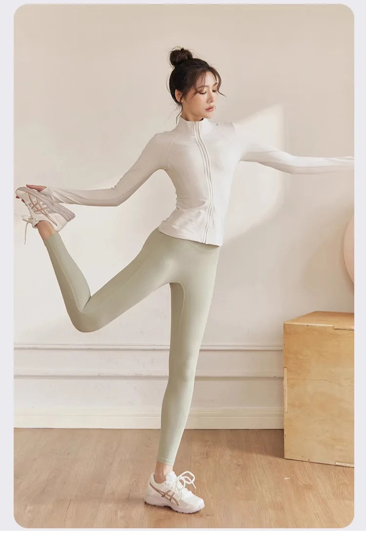 Women's Zip Fitness Long Sleeve Sports Jacket – Quick-Dry Yoga Top & Sunscreen Sportswear